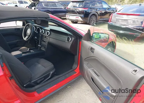 2007 Ford Mustang V6 Deluxe/V6 Premium z USA, uszkodzony, nr VIN 1ZVFT84N475327923